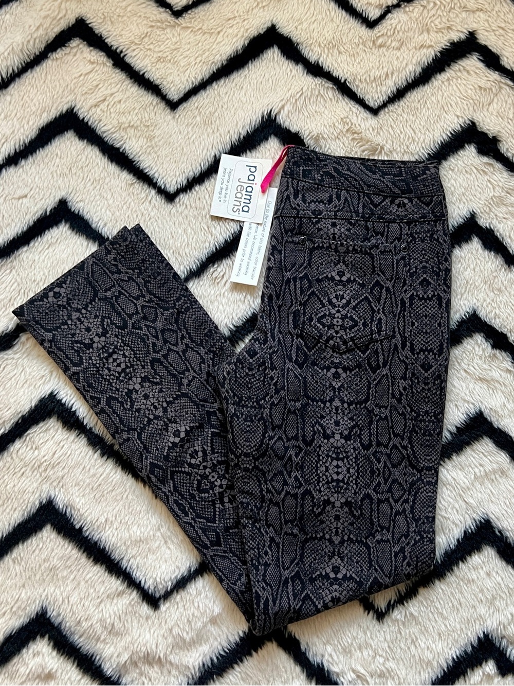 Black & Gray Snake Print Pajama Jeans Size Small Regular NWT